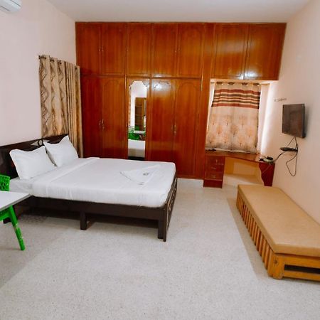 Akshatha Home Stay バンガロール エクステリア 写真
